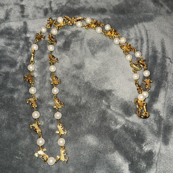 Preloved Salvatore Ferragamo necklace gold n pearls...